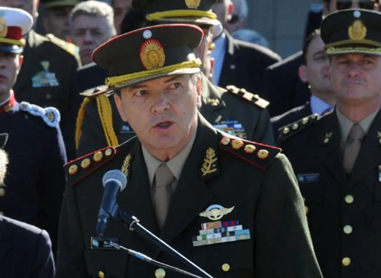 Jefe del Ejército se presentó ante la Justicia tras denuncias de violaciones a DDHH
