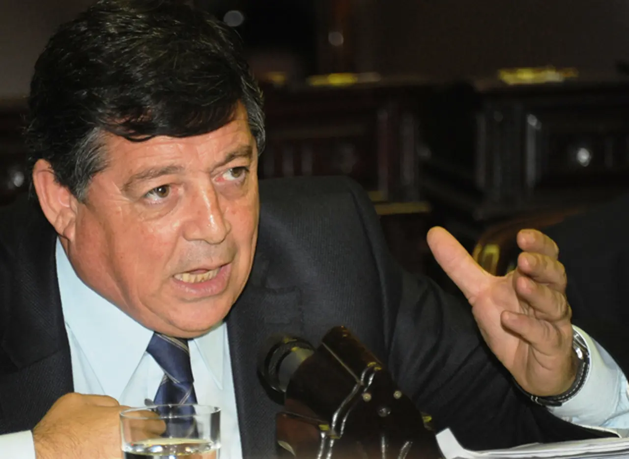Diputado radical criticó que lo que "no se le dio a Vale, hoy se da generosamente a Chevron"