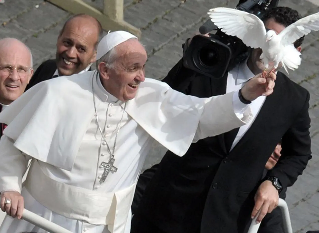 El Papa habló de los linchamientos: "Me dolí­a el cuerpo del pibe, me dolí­a el corazón de los que pateaban"