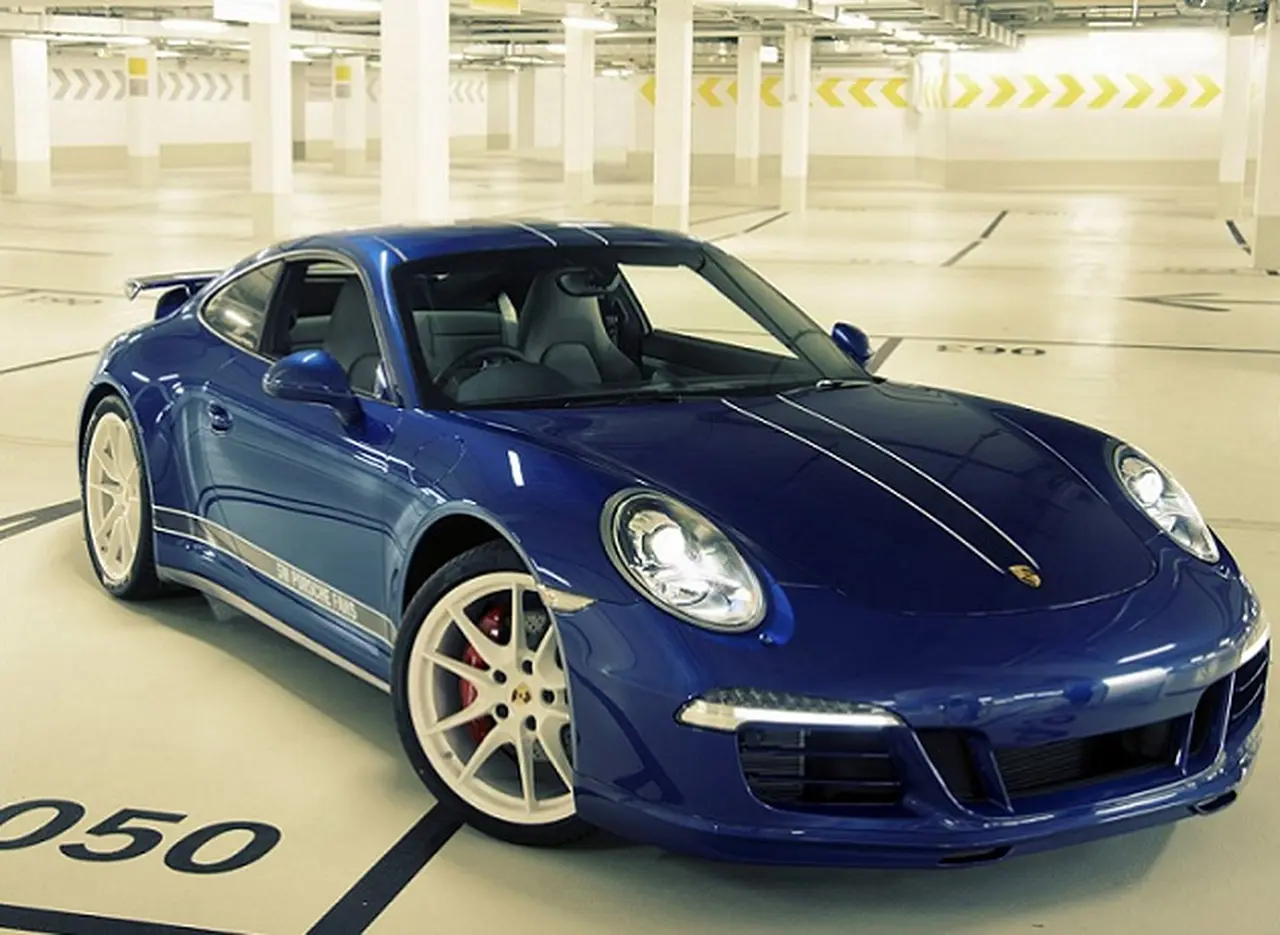 Así­ es el Porsche creado por 5 millones de seguidores en Facebook
