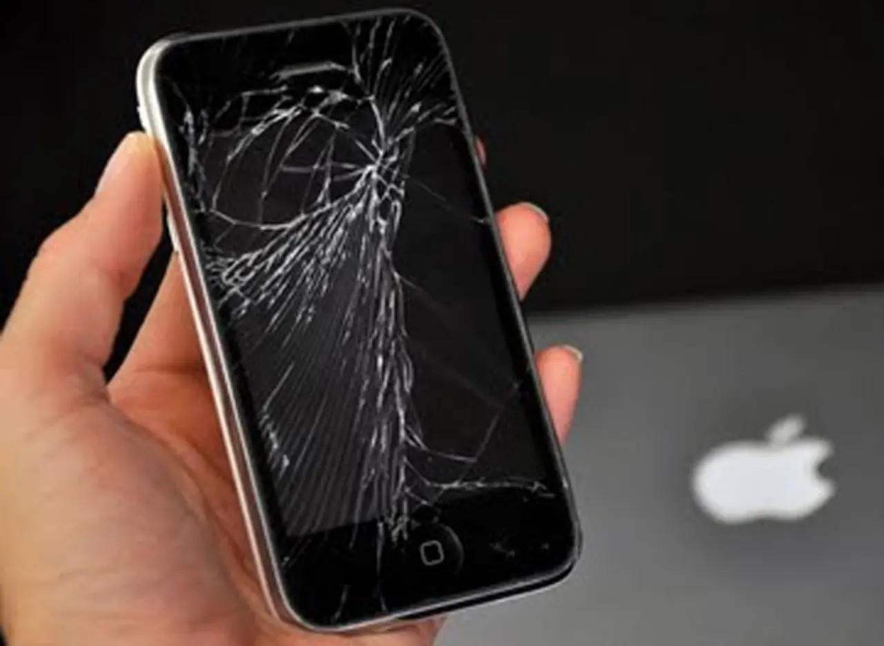 Llega la startup que repara iPhones a domicilio y en 30 minutos