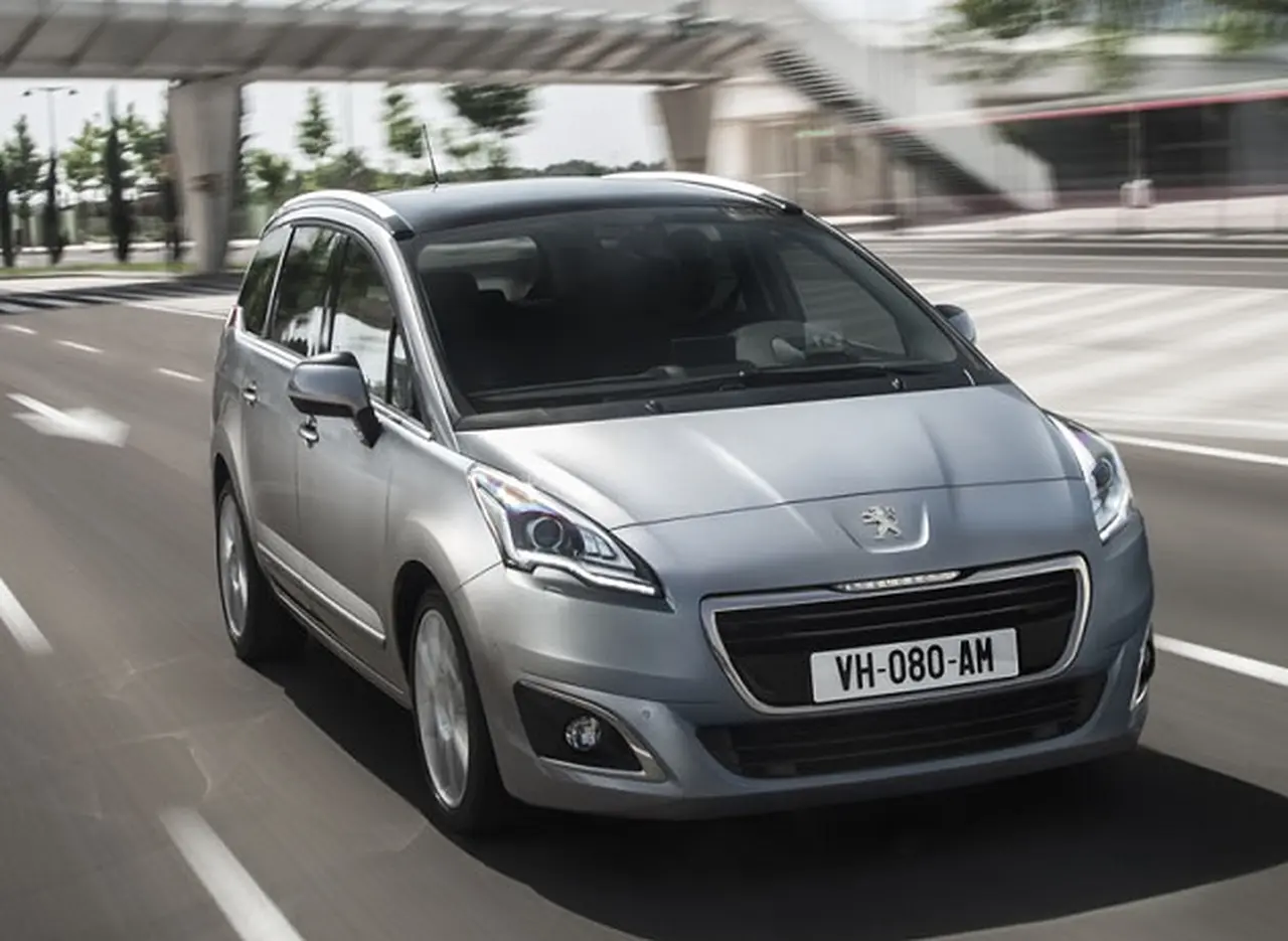 Peugeot presentará un restyling del 5008 en el próximo salón de Frankfurt