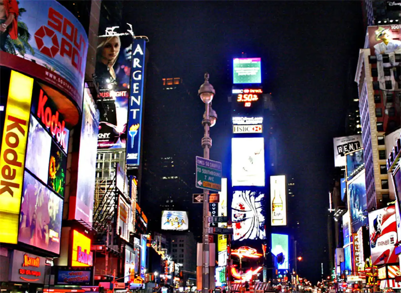 Noruega adquirió el 45% de la Times Square Tower en Nueva York