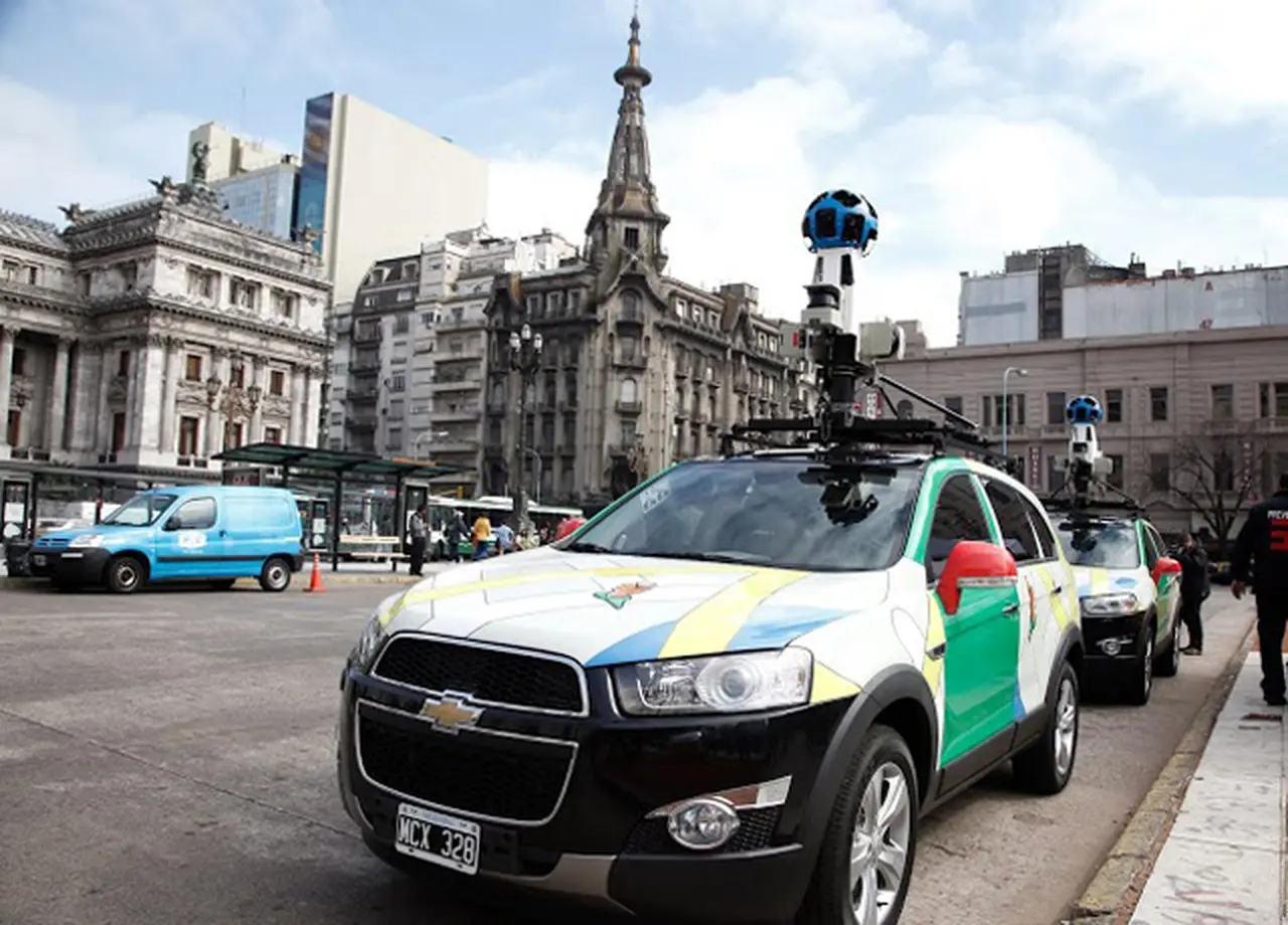 Google Street View debutó con furor y algo de polémica en la Argentina