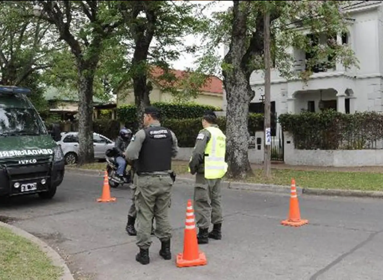 Rosario vota en medio de un fuerte operativo policial y en un clima de violencia narco