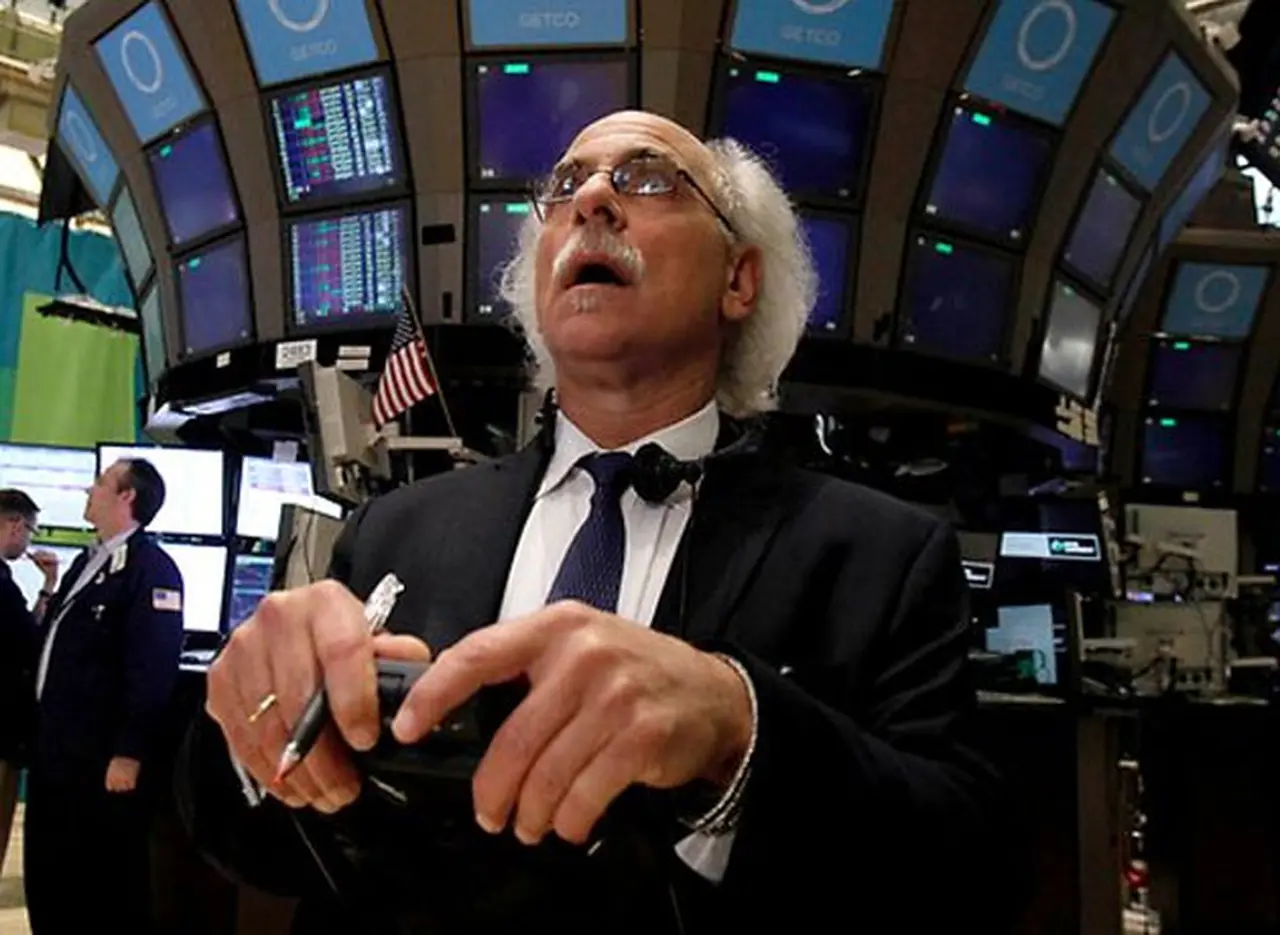 Luego del lunes negro, las acciones argentinas volvieron a caer hasta 4%
