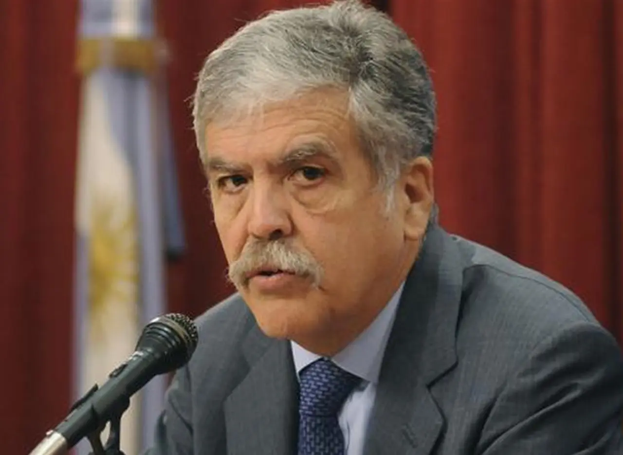 Julio de Vido confirmó que habrá una "eliminación parcial de los subsidios" a hogares