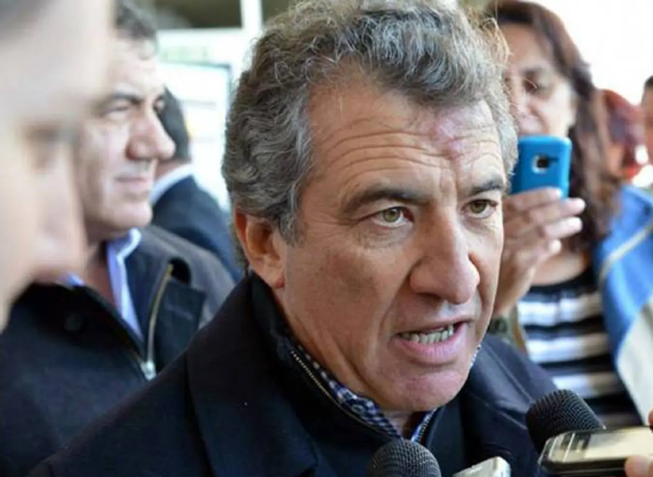 Urribarri "chicanea" a Daniel Scioli: "Lo llevarí­a como vicepresidente" en 2015