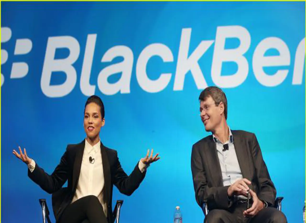 Tras sufrir fuertes pérdidas trimestrales, Blackberry despide a Alicia Keys