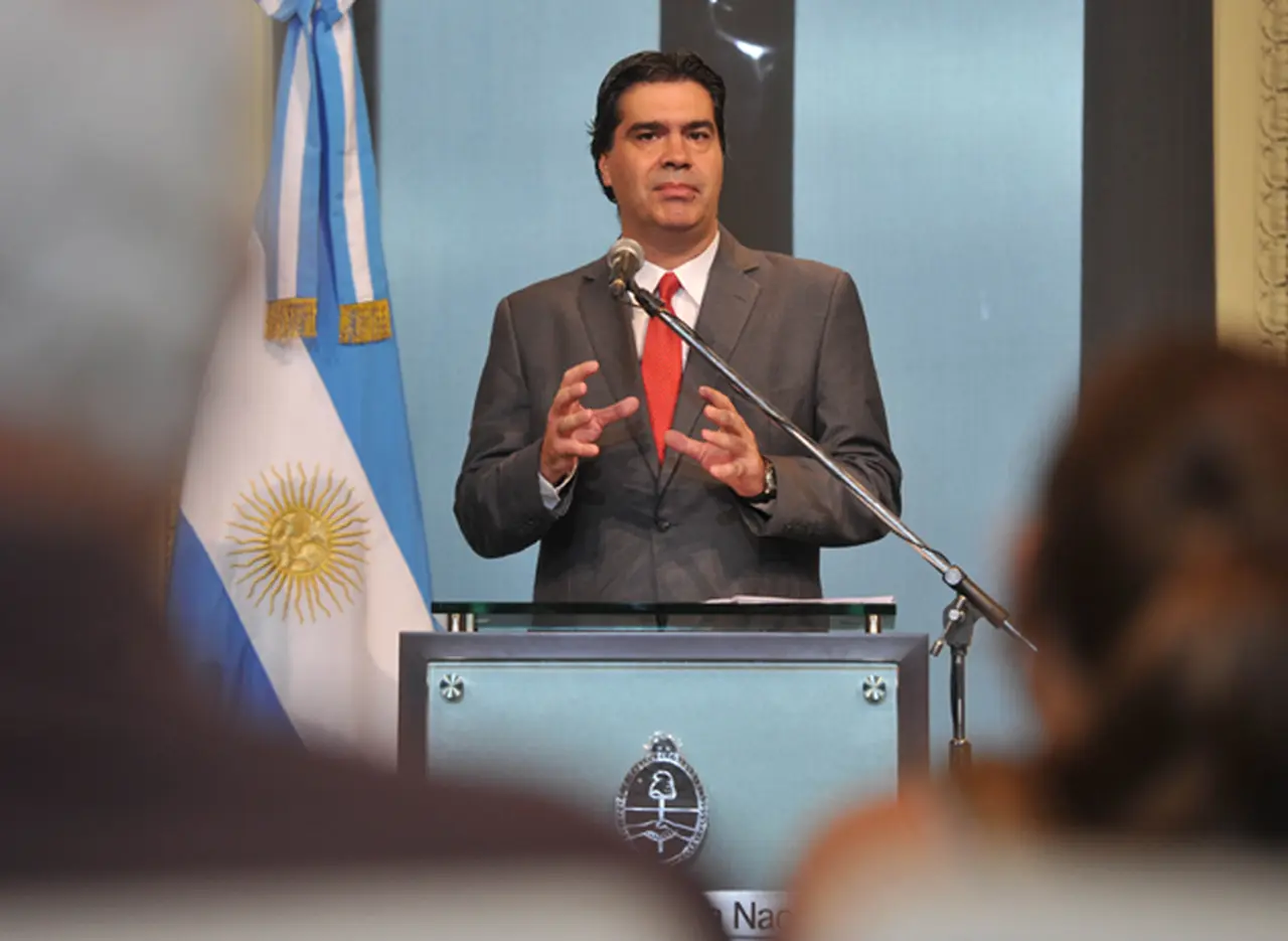 Capitanich cerró la semana con miniconferencia y dos desautorizaciones de Kicillof
