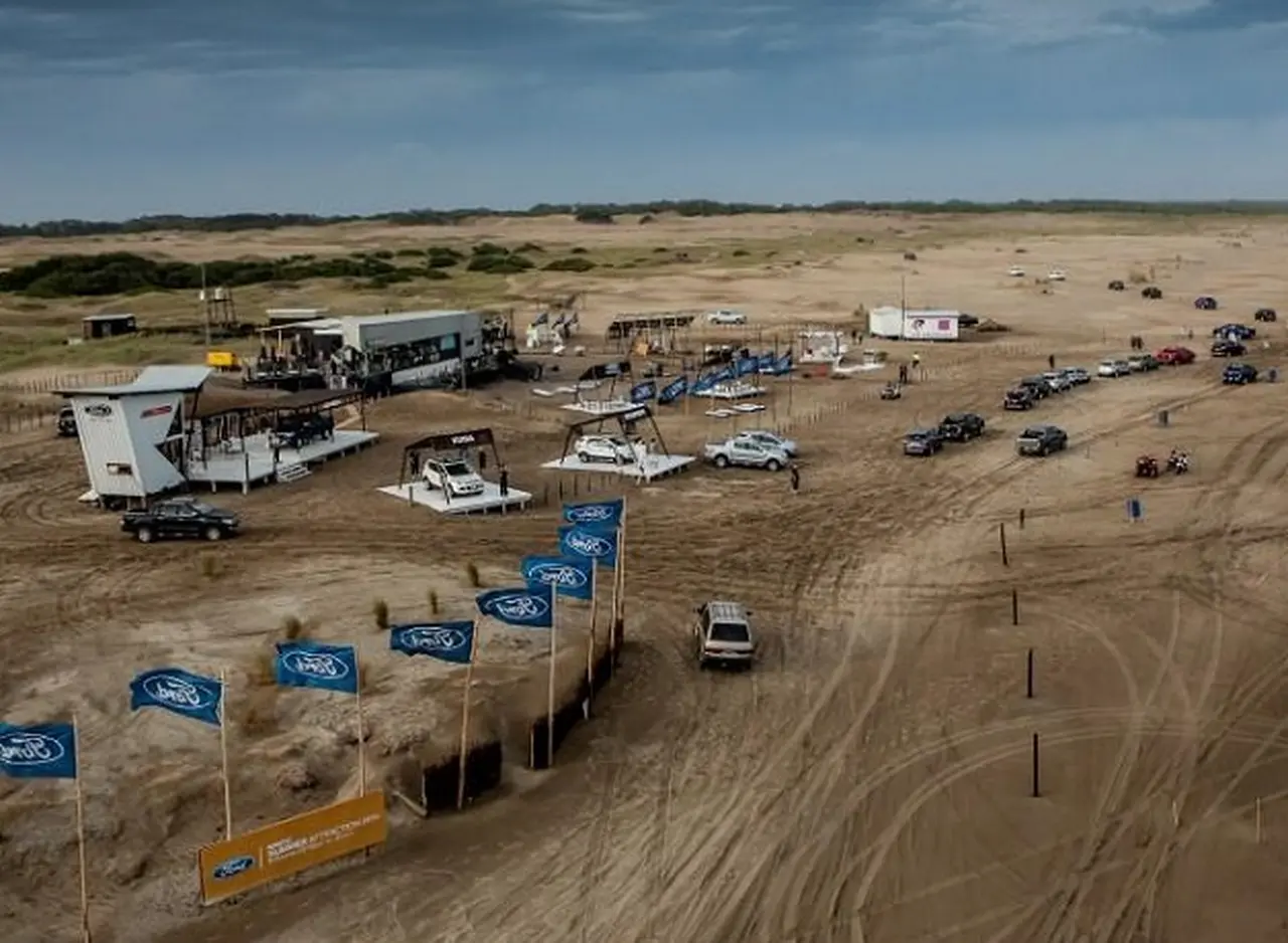 Ford puso a prueba los vehí­culos globales 4x4 en los médanos de Pinamar
