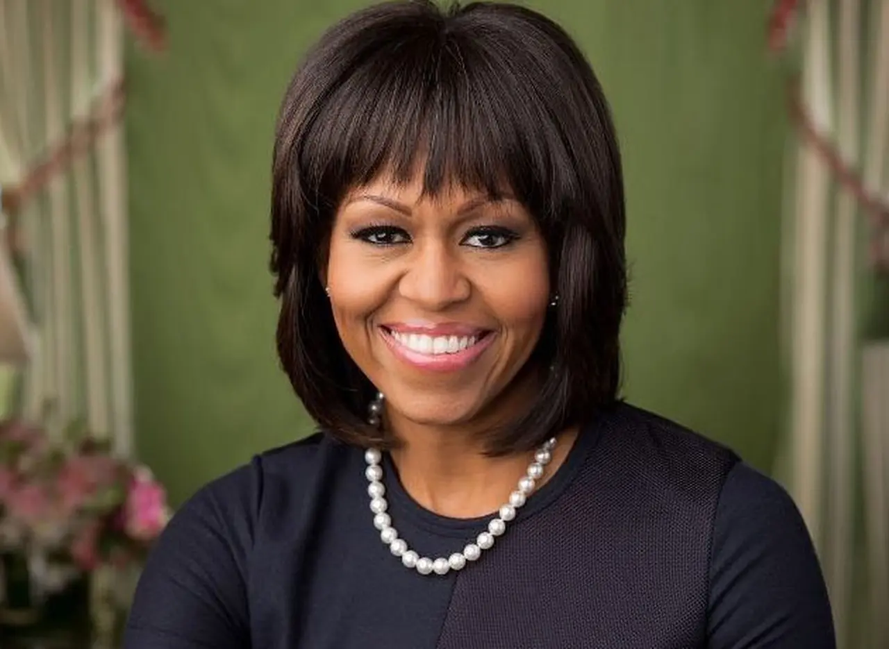 Michelle Obama dice que la libertad en Internet es un derecho universal