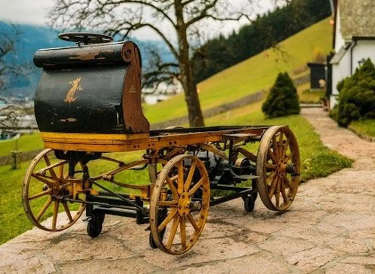 Porsche recupera el P1, el primer vehí­culo eléctrico de su historia