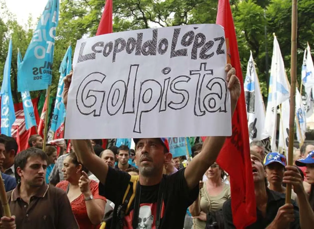 Agrupaciones kirchneristas marcharon en Buenos Aires en apoyo a Maduro