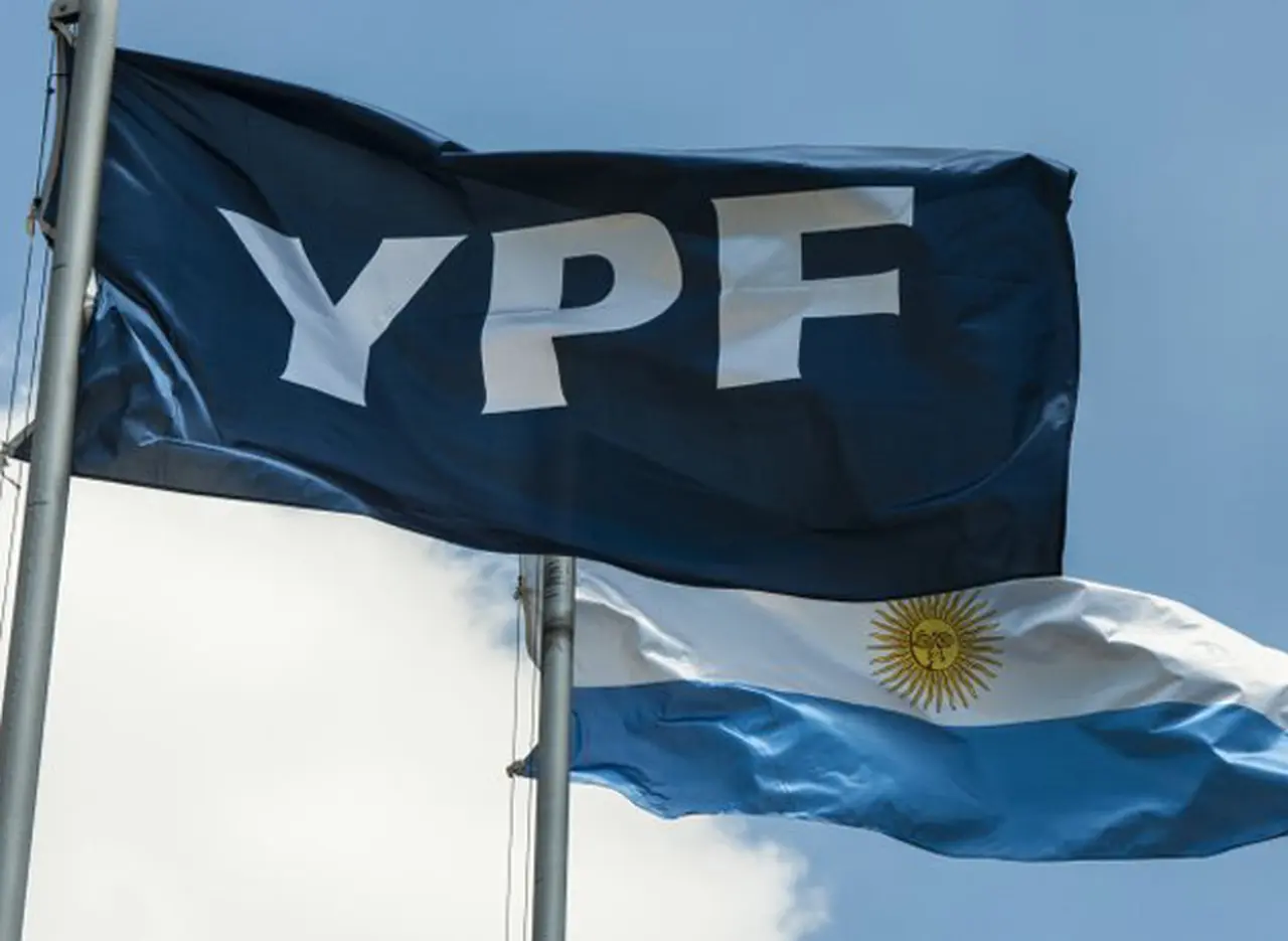 Galuccio aseguró que YPF batió un nuevo récord de producción en Chubut