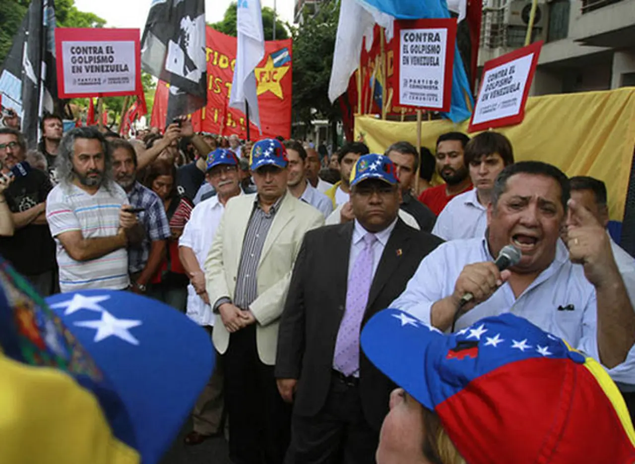 Un fiscal pidió la indagatoria de D´Elí­a por pedir el fusilamiento de un opositor venezolano