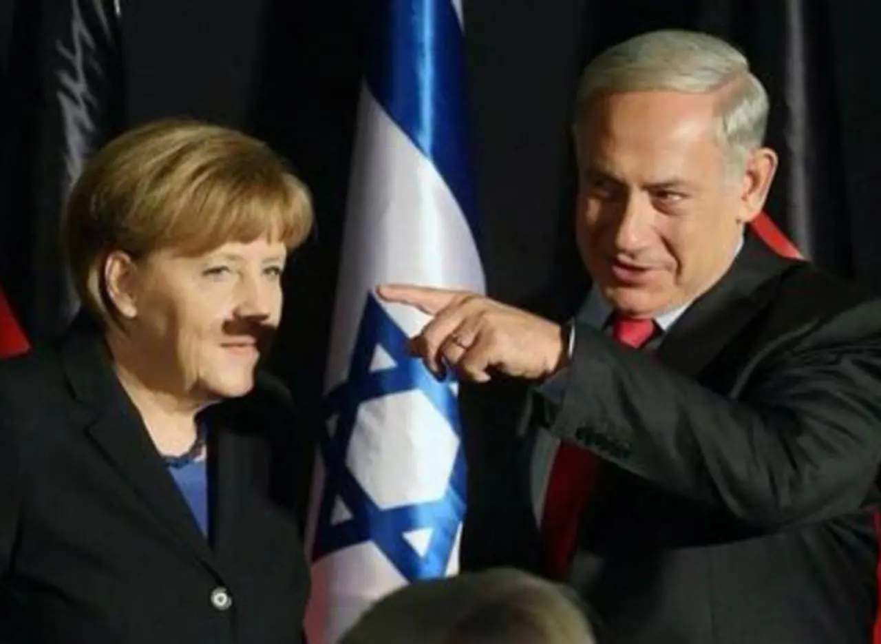 El incómodo momento en que Netanyahu le "dibujó" un bigote a Merkel