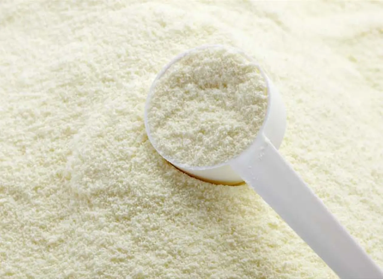 El Gobierno destina casi $600 millones a la compra de leche en polvo
