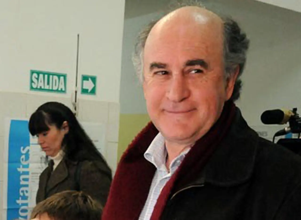 Parrilli confirmó que el Gobierno insistirá ante La Haya por los buitres