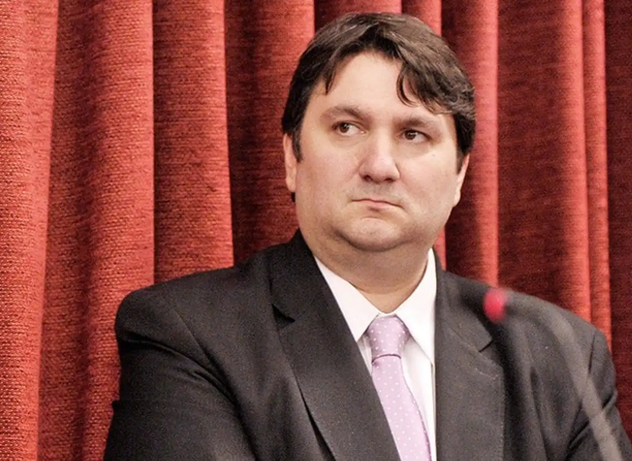 Investigan al titular de Comunicaciones por sospechas sobre su declaración jurada