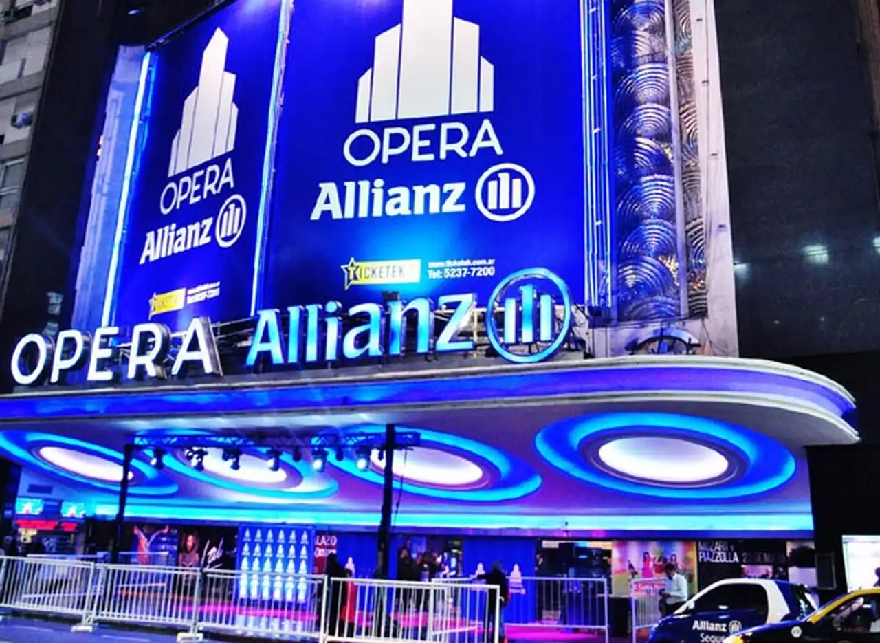 Allianz le puso su marca al legendario Teatro í“pera