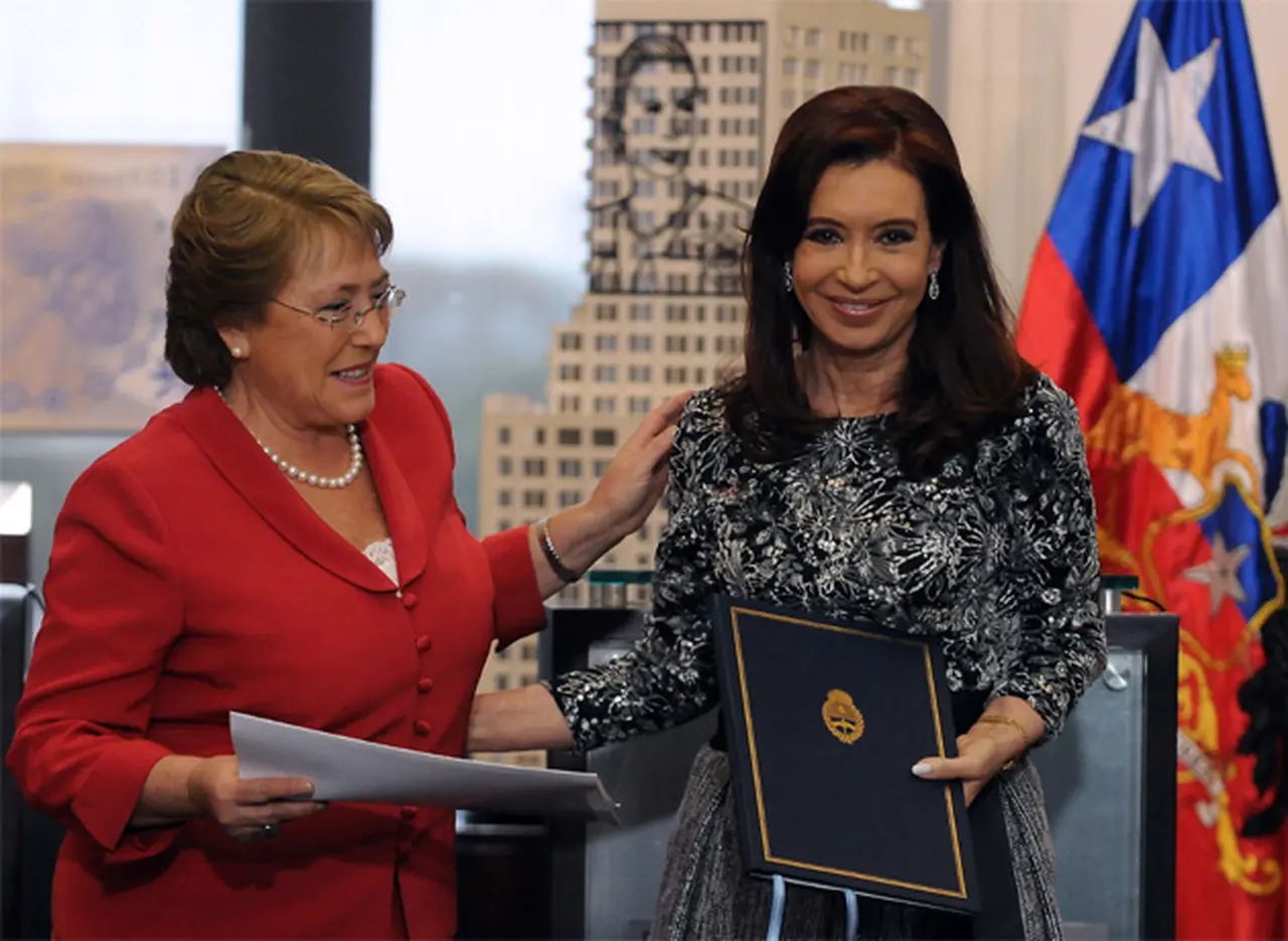 Cristina recibió a Bachelet y reavivó la relación con Chile con un posible acuerdo comercial como telón de fondo