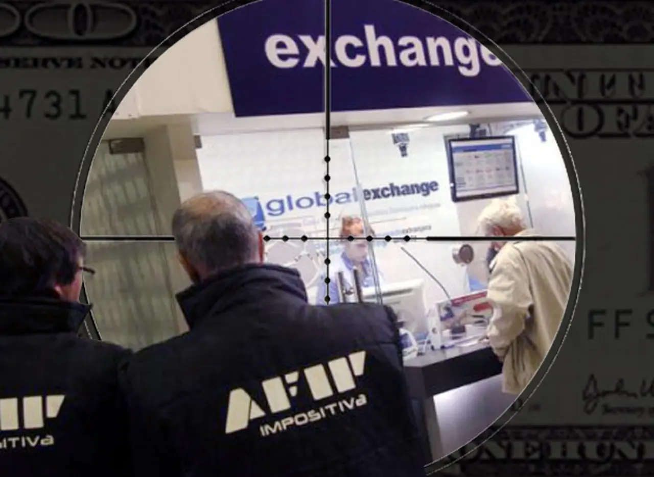 La compraventa de dólares en la mira: la AFIP "salta el mostrador" y apunta a la evasión de las casas de cambio