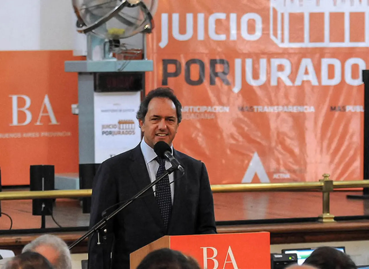 Para Scioli, el sistema de juicio por jurados "fortalece la democracia"