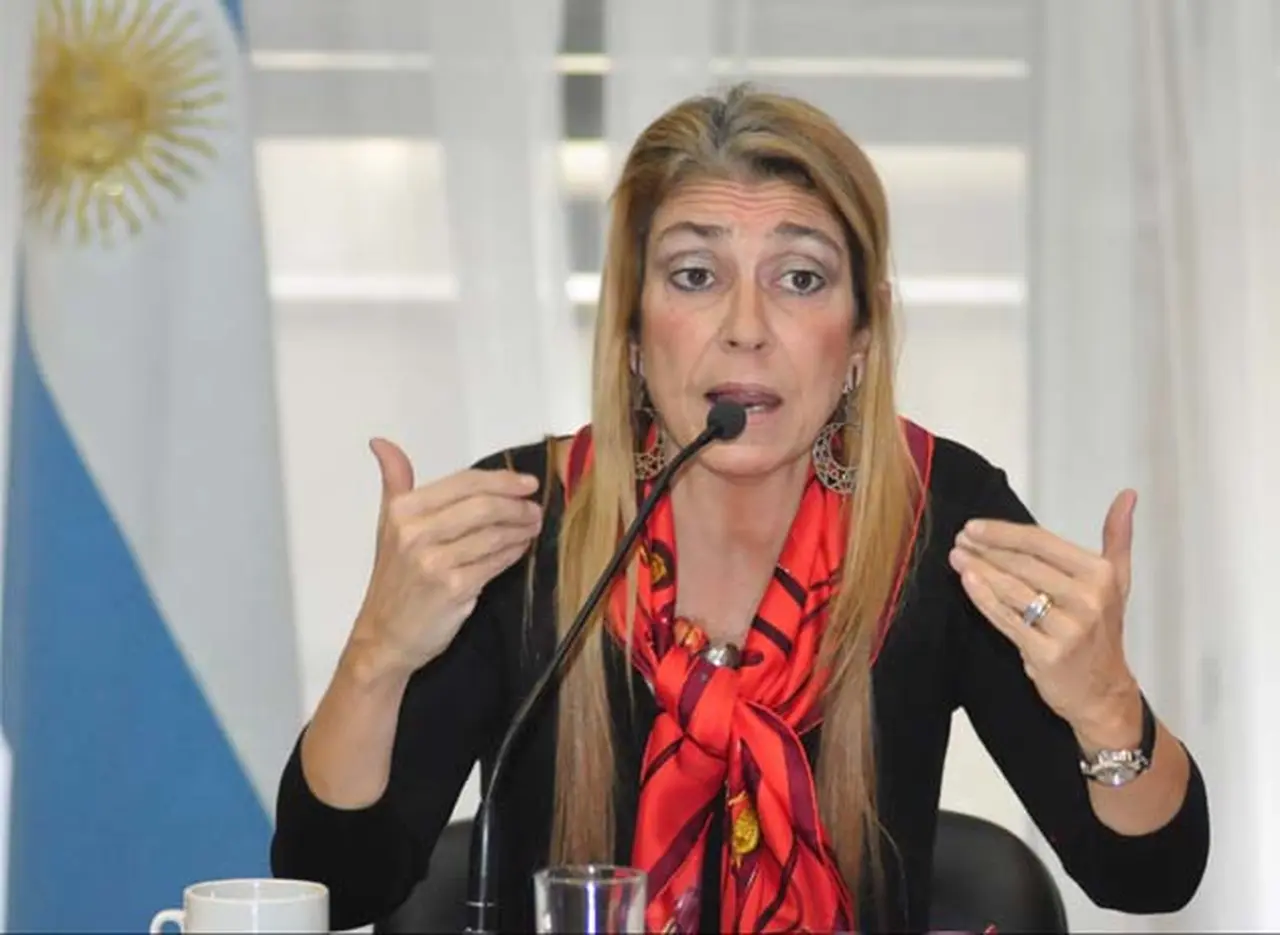 "Vamos a ayudar a una empresa de Pescarmona para mantener el empleo"