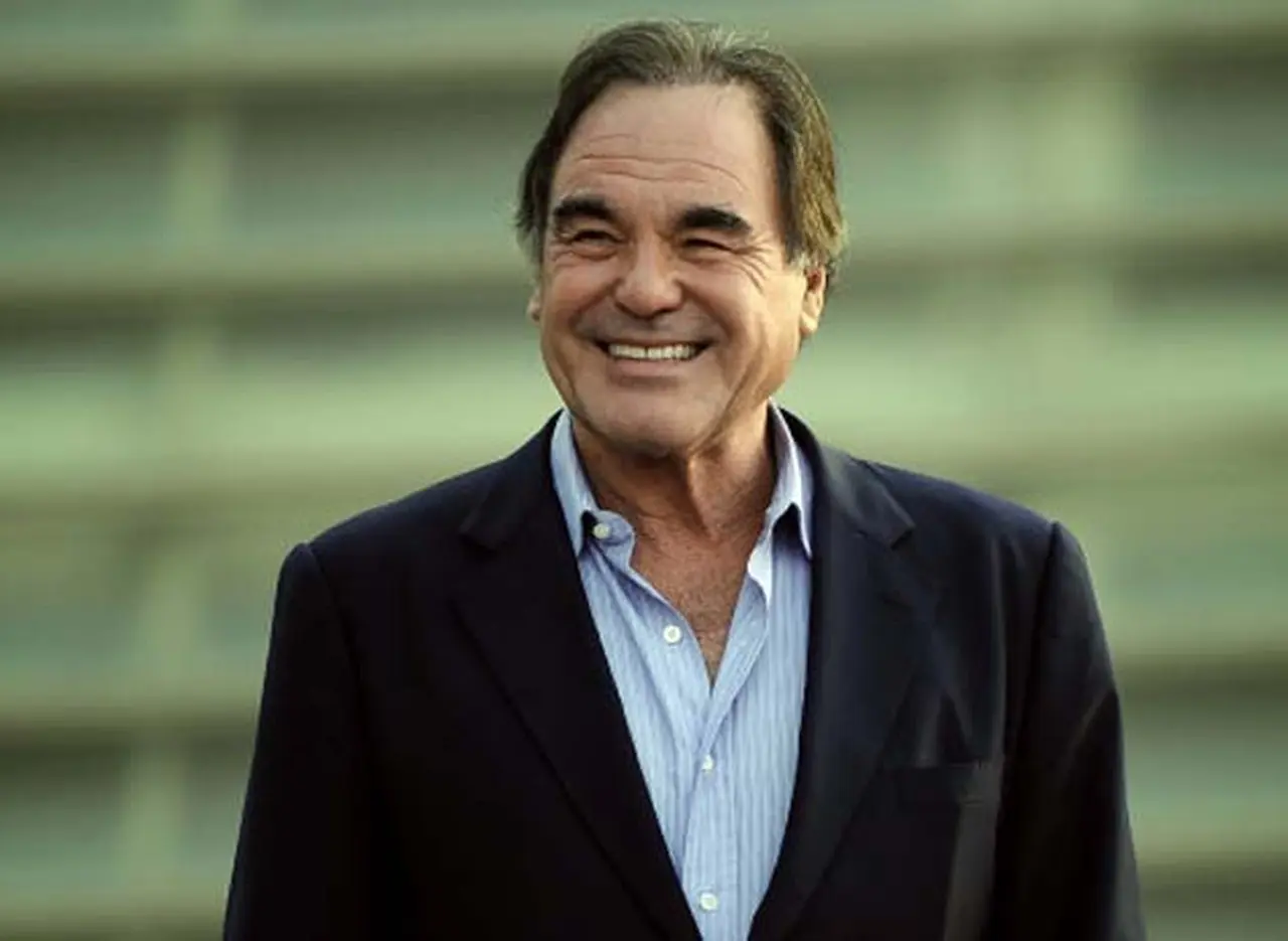 Oliver Stone llevará al cine la historia de Edward Snowden