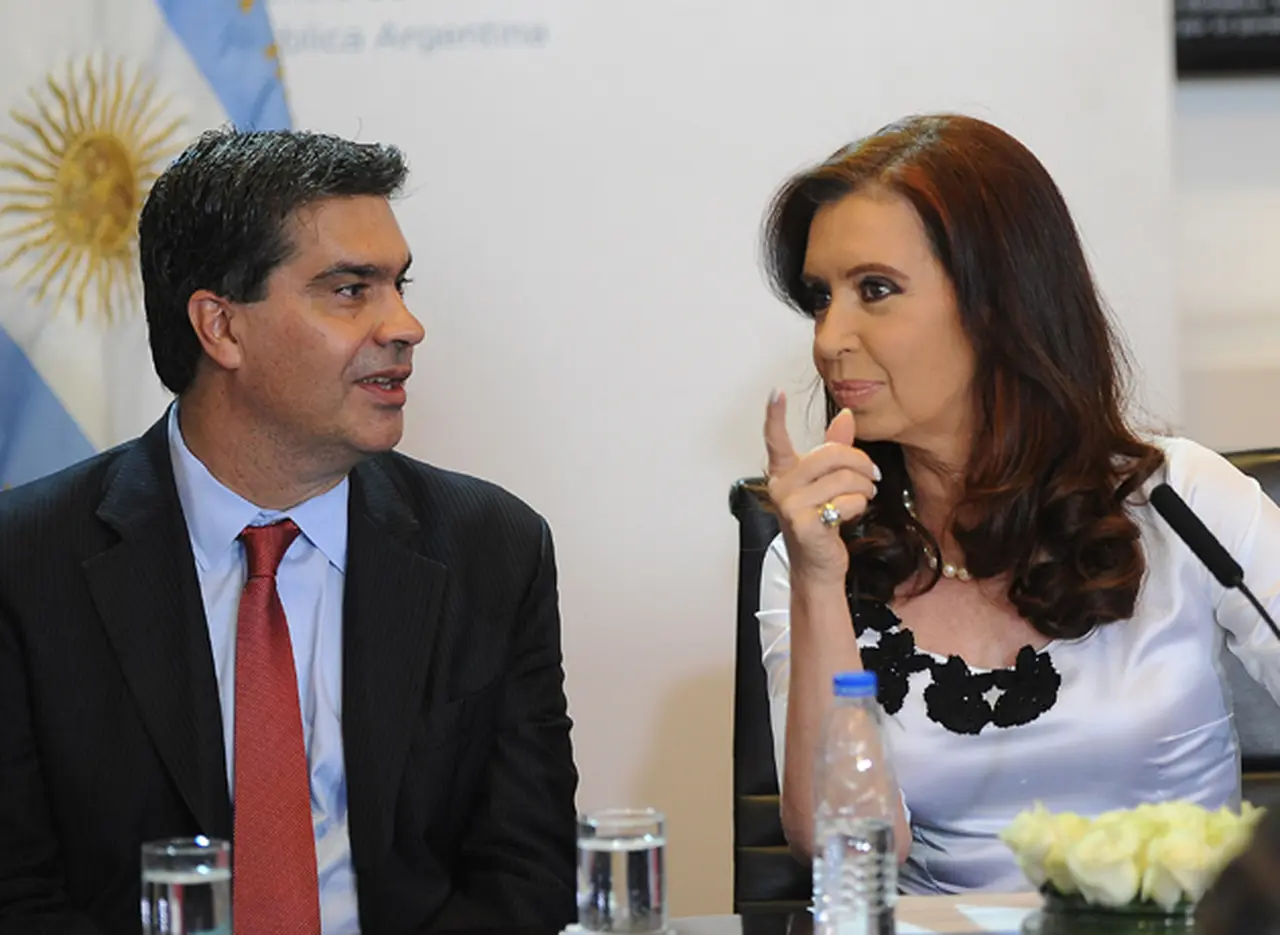 De Cristina a Capitanich: "A vos te dejó solo la oposición, pero a mí­ me dejó mi propio partido"