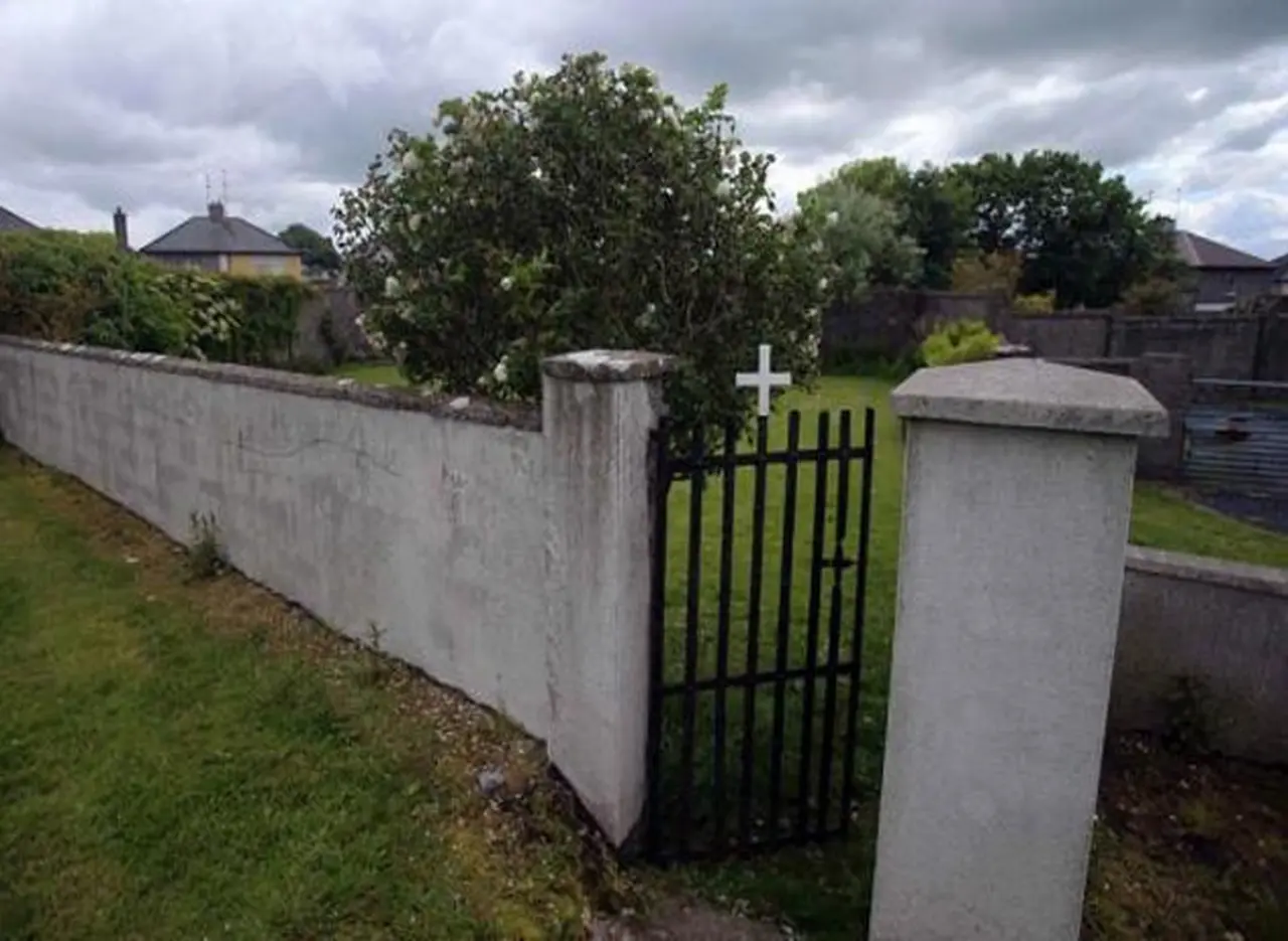Irlanda: hallan una fosa con 800 cadáveres de niños en un convento de monjas