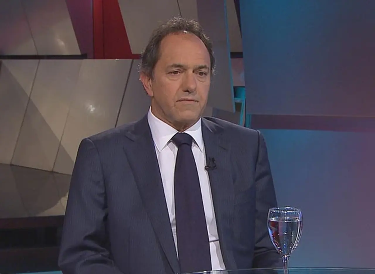 Operaron con éxito a Scioli y ya fue dado de alta