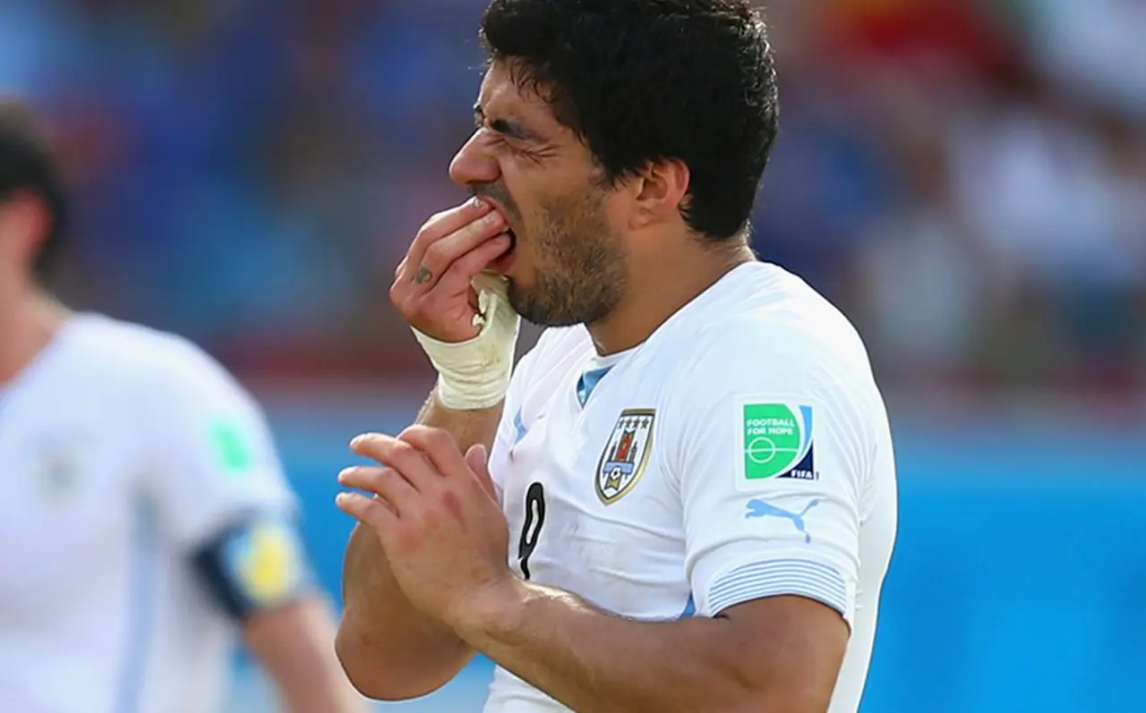 El italiano Chiellini aceptó las disculpas de Luis Suárez por el mordisco