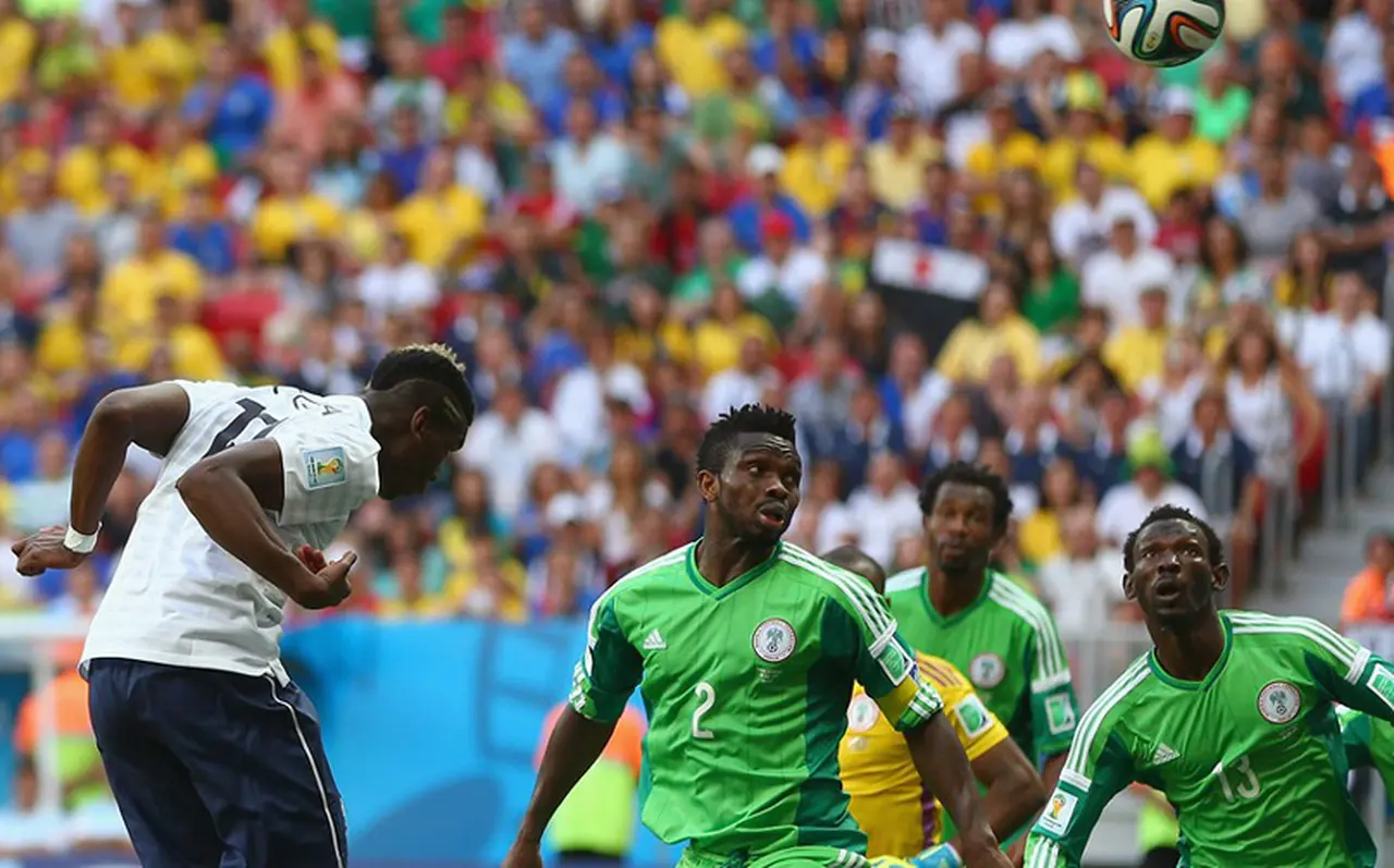 Con un poco de sufrimiento, pero merecidamente, Francia le ganó 2 a 0 a Nigeria y avanza