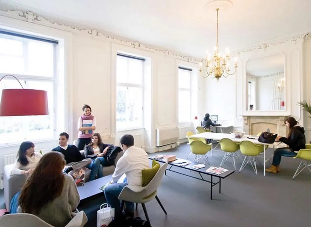 La fusión entre Hult y Ashridge creará una de las mayores escuelas de negocios del mundo