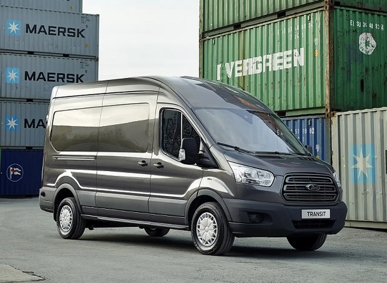 La nueva Ford Transit ya se encuentra en los concesionarios