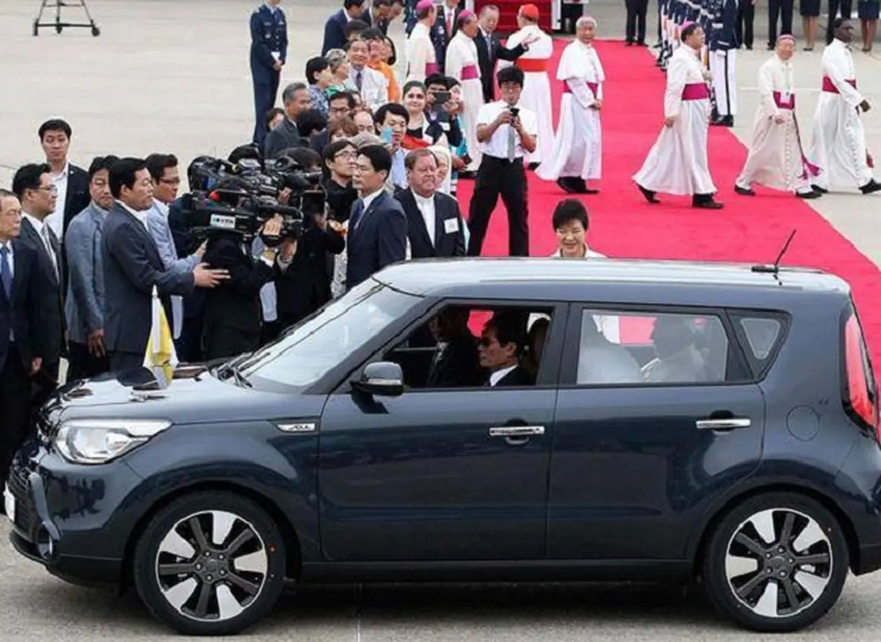 Kia Soul, el auto elegido por el papa Francisco en su visita a Corea