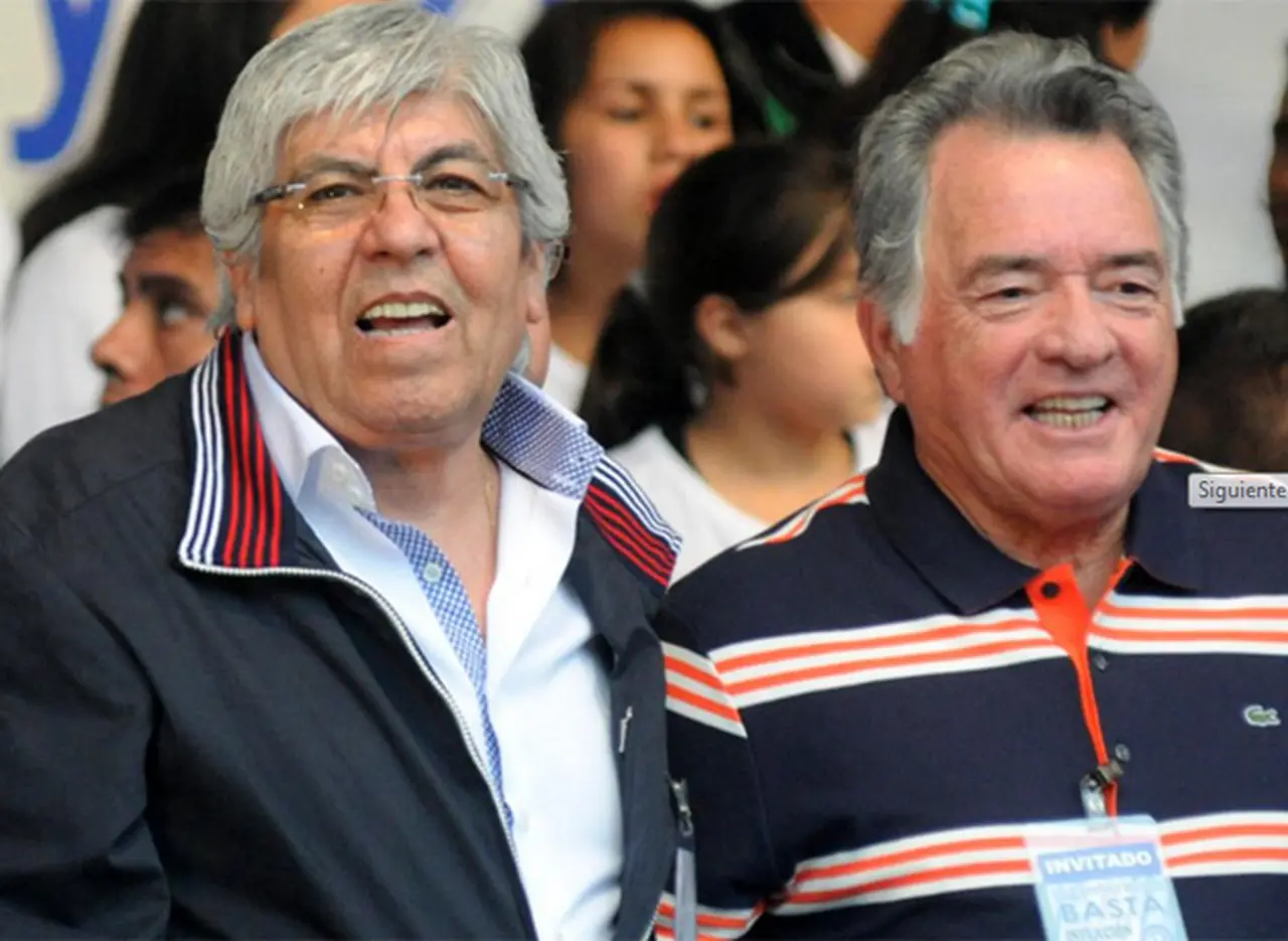 Hugo Moyano cargó contra Barrionuevo por comer locro con Macri