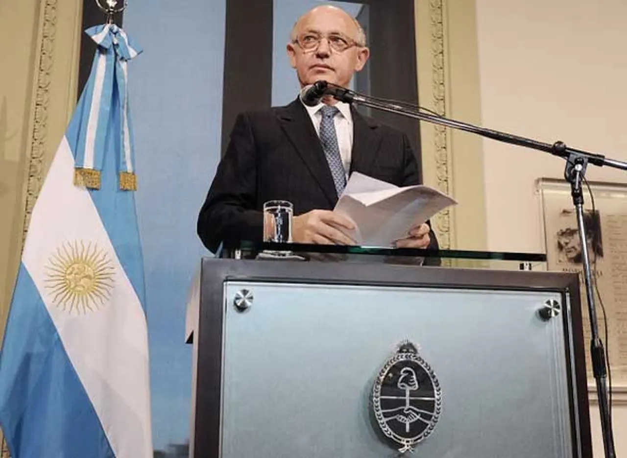 Timerman amenazó al embajador interino de EE.UU. con expulsarlo