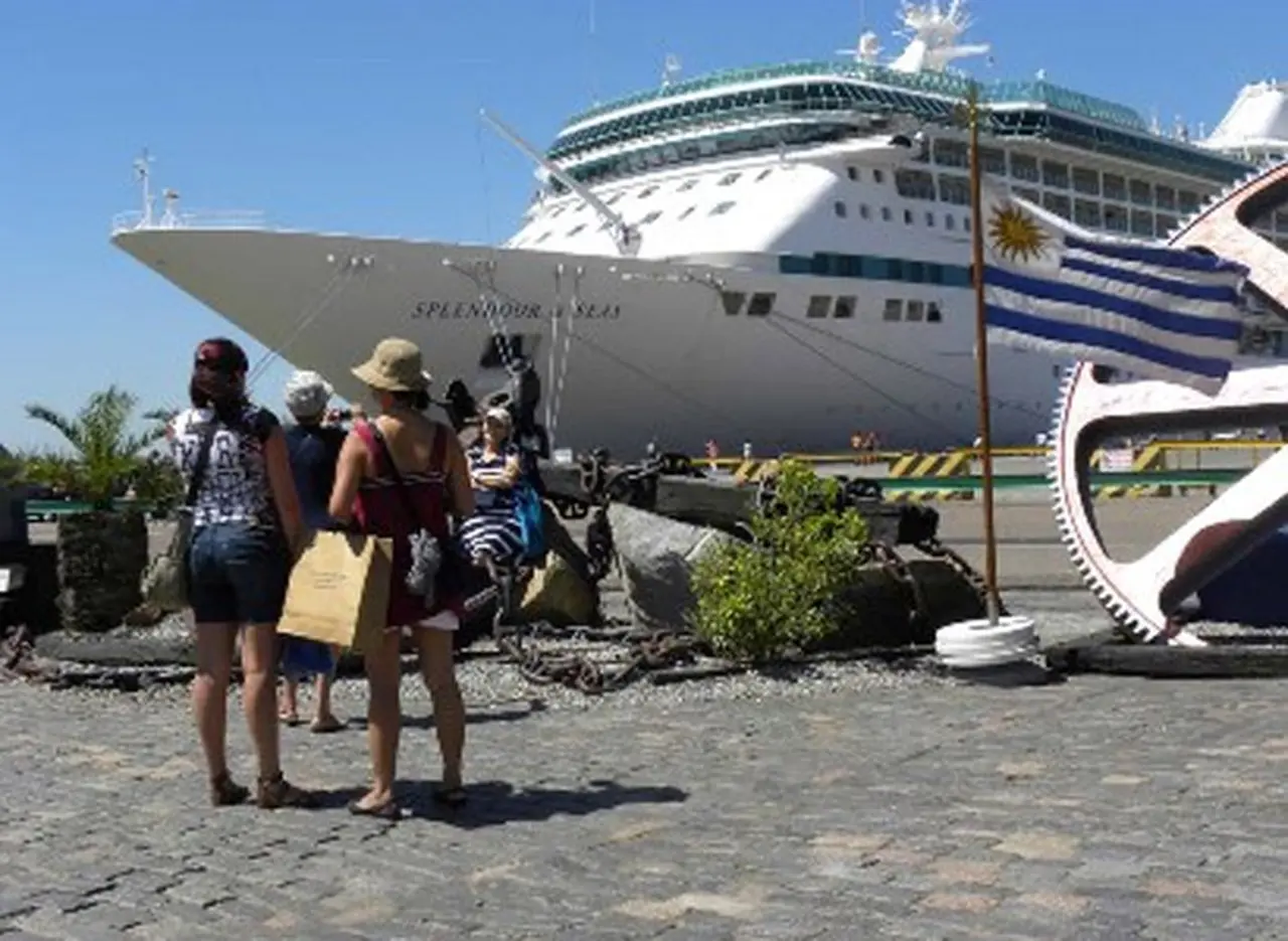 Fuerte caí­da de ingresos por turismo en Uruguay por menor presencia de argentinos