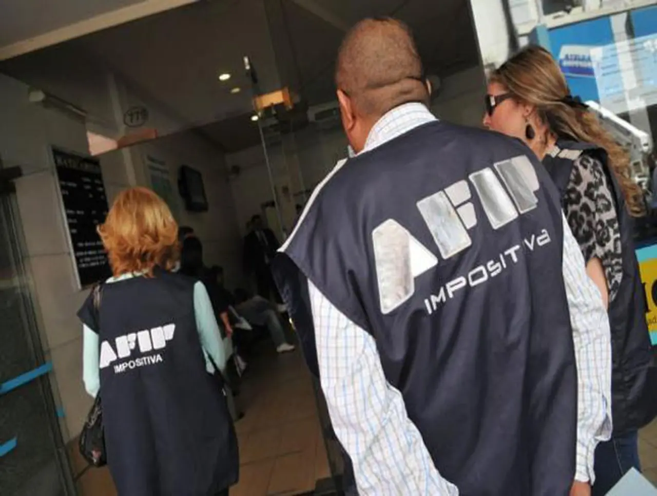 La UIF y el fiscal antilavado anticipan que habrá más operativos en bancos, casas de cambio y agentes de bolsa