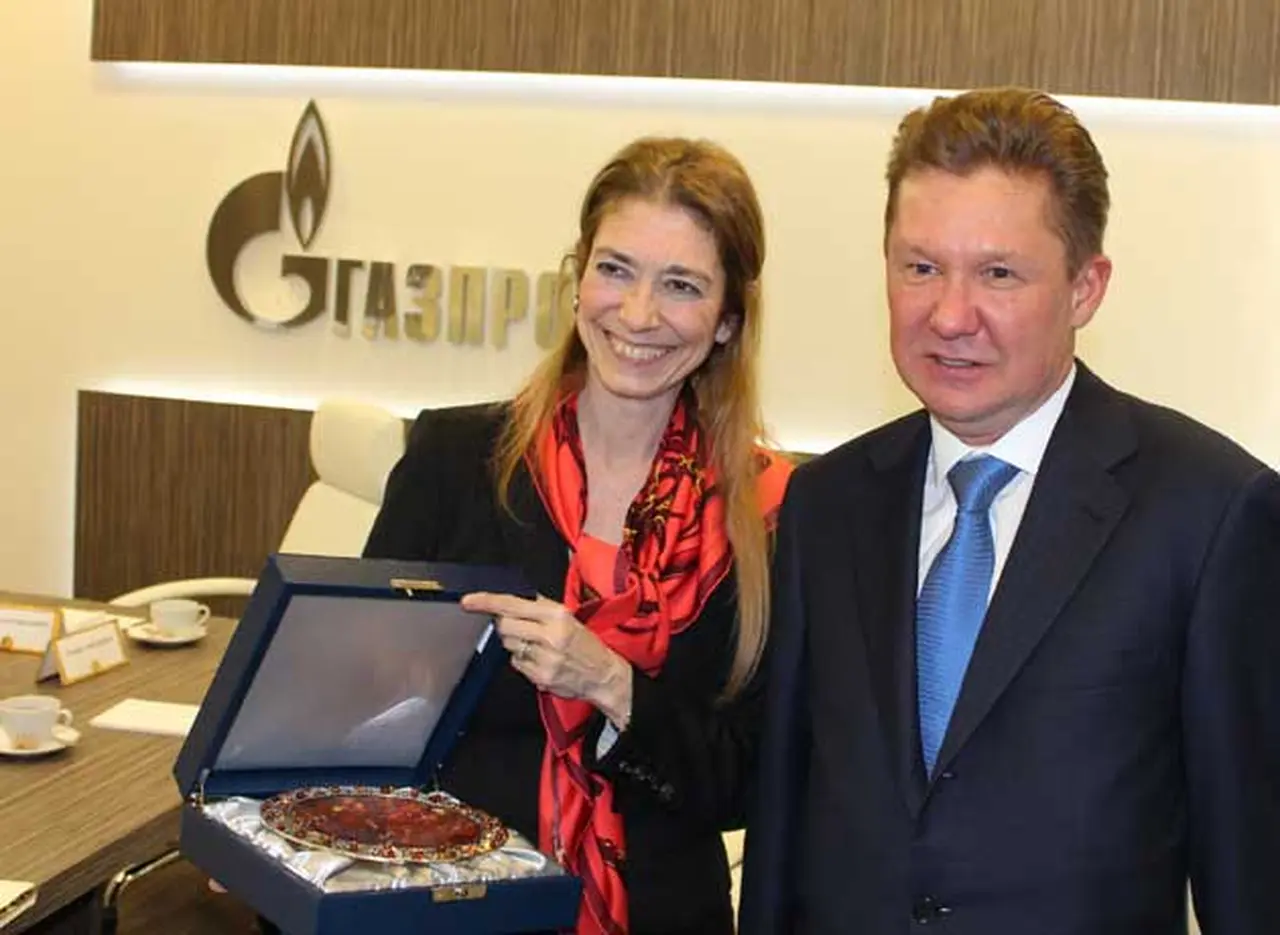 YPF y Gazprom firmaron un acuerdo por u$s1.000 M para la exploración y producción de gas