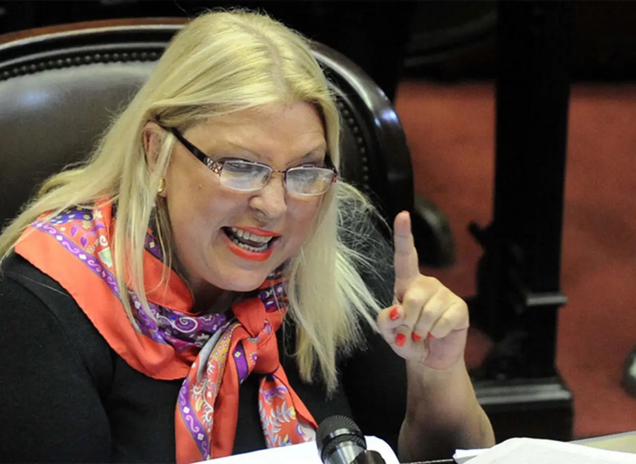 Carrió denunció un "golpe cambiario" contra Macri y le pidió perdón a Durán Barba
