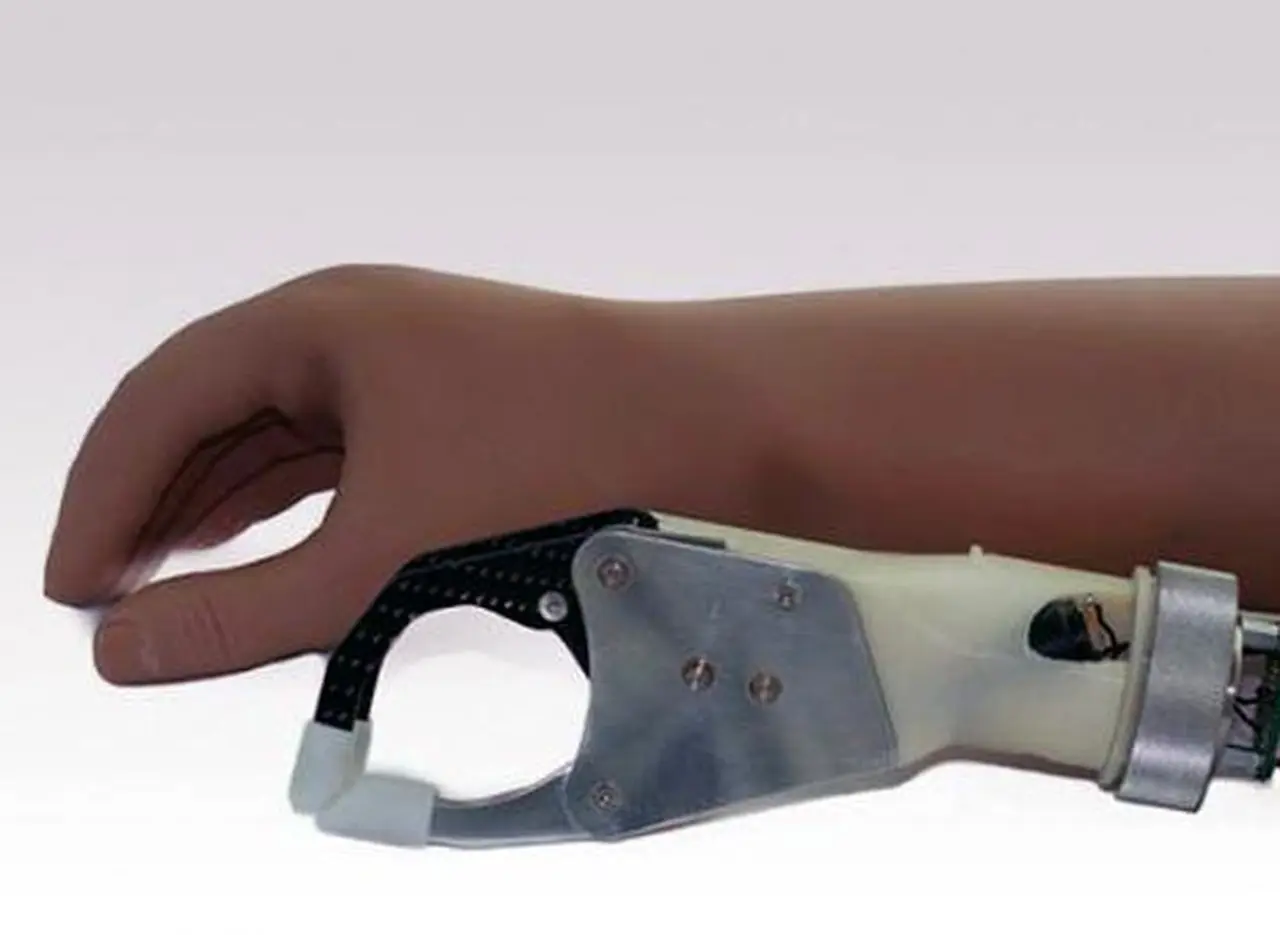 Cientí­ficos entrerrianos crearon el primer brazo biónico de América latina