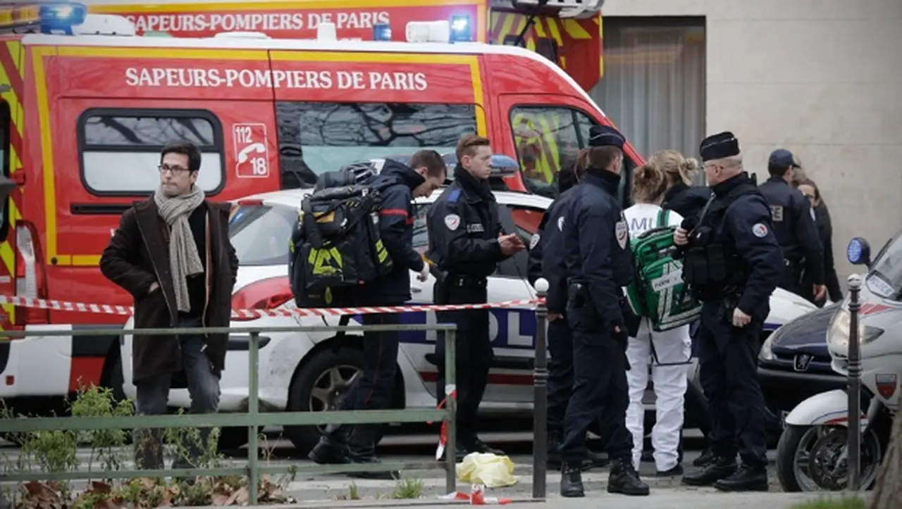 Crece el temor en Francia: murió una policí­a en un tiroteo y hubo una explosión frente a una mezquita