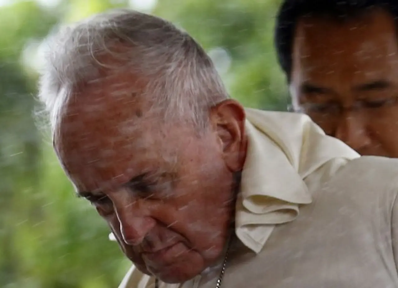Un tifón obligó al Papa a abandonar Tacloban antes de tiempo