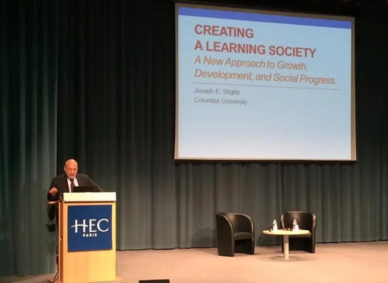 Joseph Stiglitz recibió un profesorado "honoris causa" en HEC Parí­s