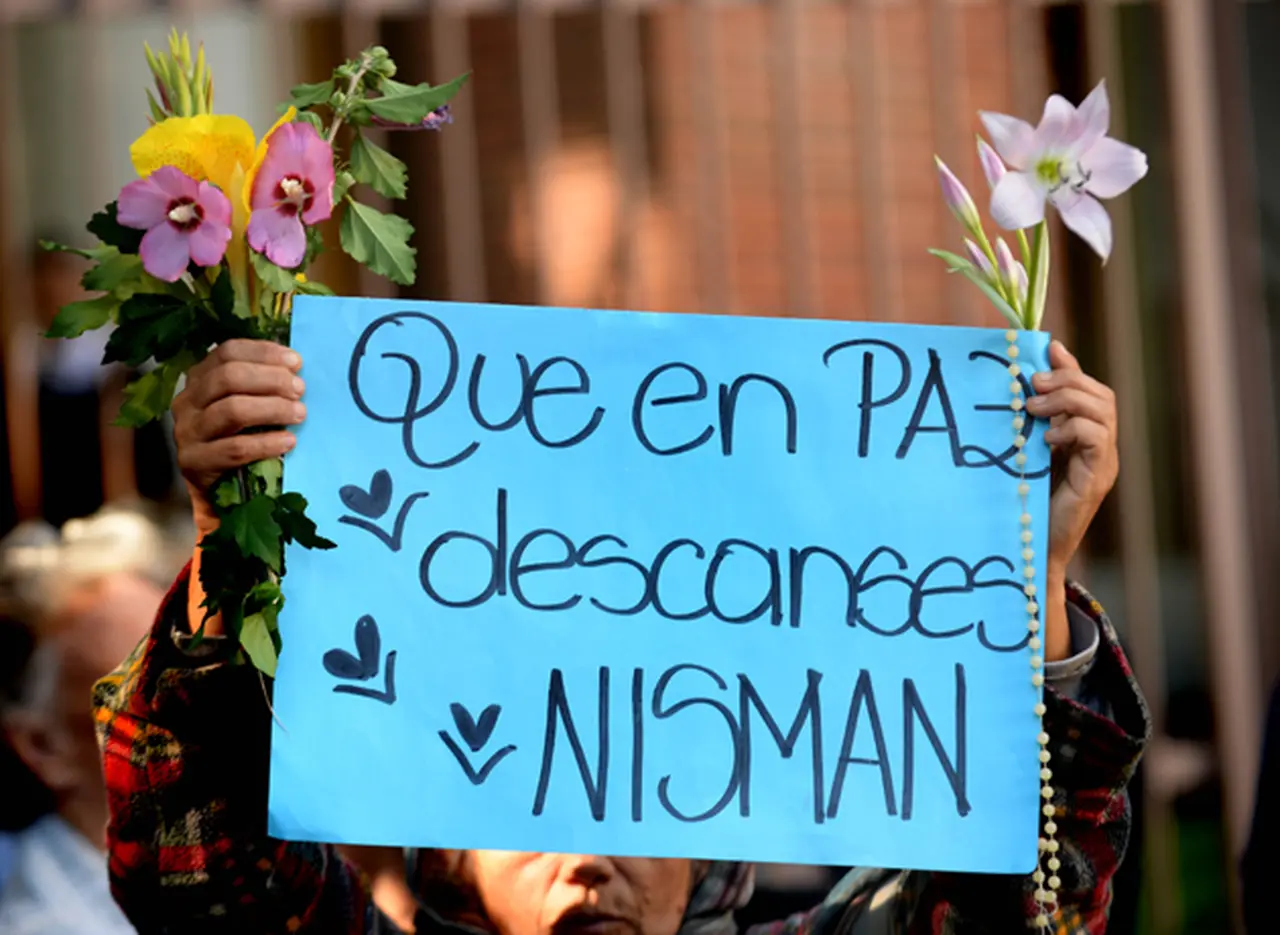 Un grupo de intelectuales adhiere a la movilización a Plaza de Mayo