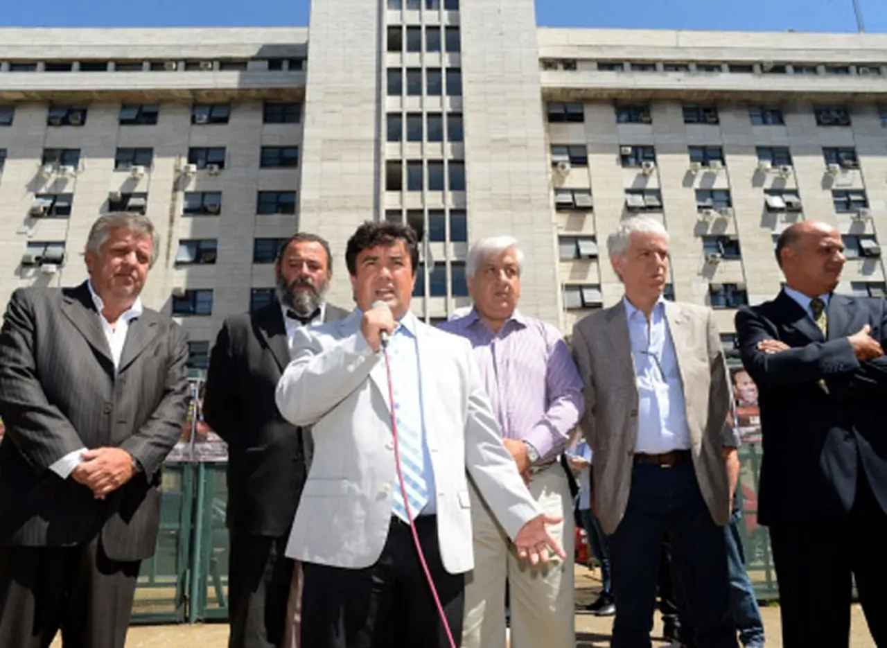 La familia de Nisman y fiscales encabezarán la marcha de esta tarde